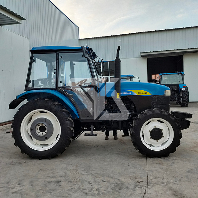 NUEVO HOLANDO SNH804 TRACTOR 4WD Y EQUIPO AGRÍCULO DEL TRACTOR 80HP